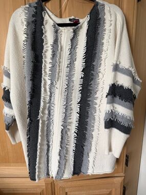 Vince Camuto Black & Cream Textured Knit Sweater with Pink Size Tag